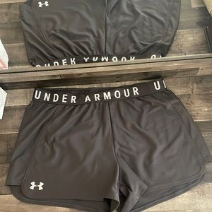 Womens Under Armour Shorts Size Large Dark Gray